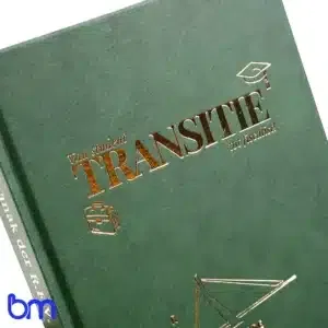 Luxe hardcover met gouden foliedruk als voorbeeld van een professioneel uitgegeven boek. Ideaal als je zelf een boek wilt uitgeven.