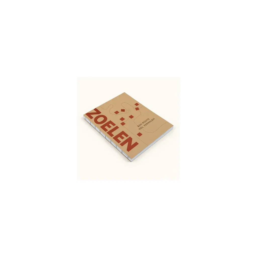 Softcover boek met zichtbare katernen en open rug – voorbeeld van ambachtelijk gebonden boek.