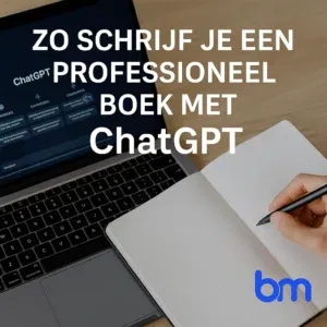 Auteur schrijft aan zijn boek met hulp van ChatGPT op laptop – voorbereiding op publicatie