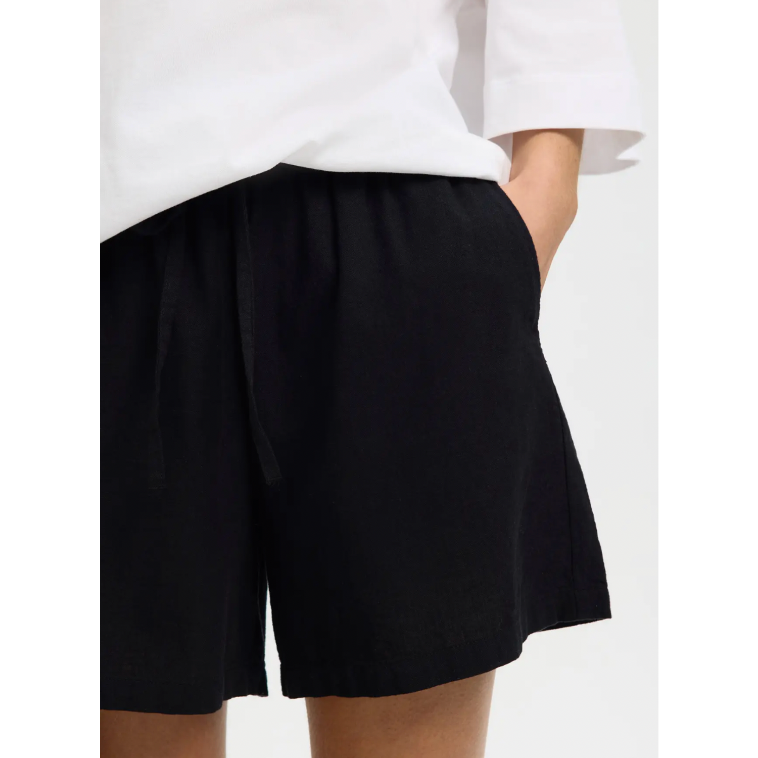 Selected Luisa-Linnie Linen Blend Shorts Black - Afbeelding 2