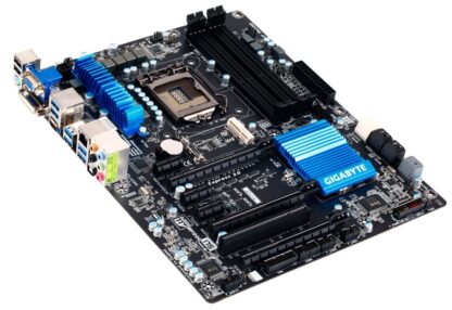 Gigabyte GA-Z77X-D3H Top