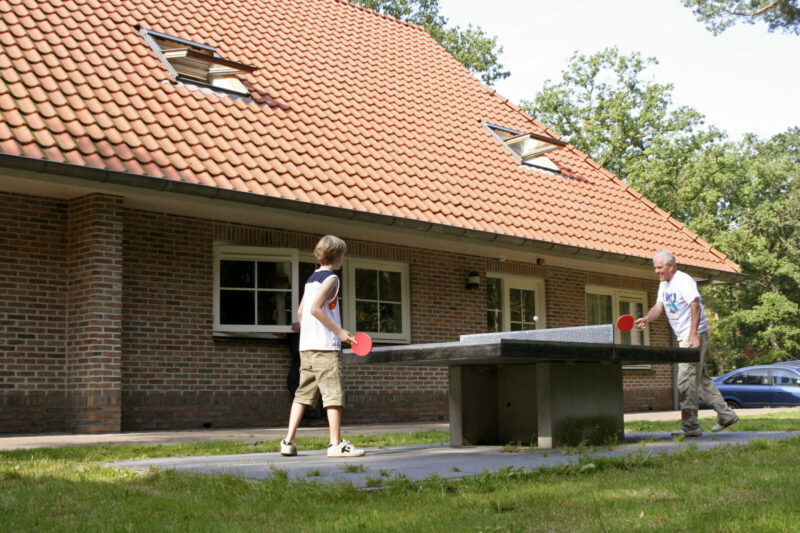 Tafeltennisen bij de accommodatie
