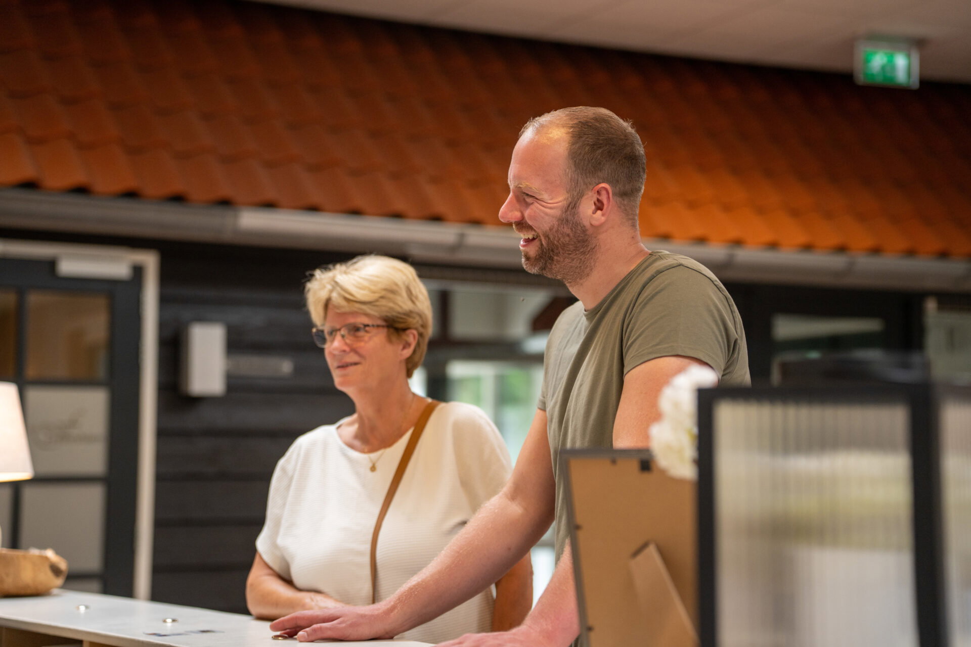 Gasten bij de receptie van Buitengoed Fredeshiem