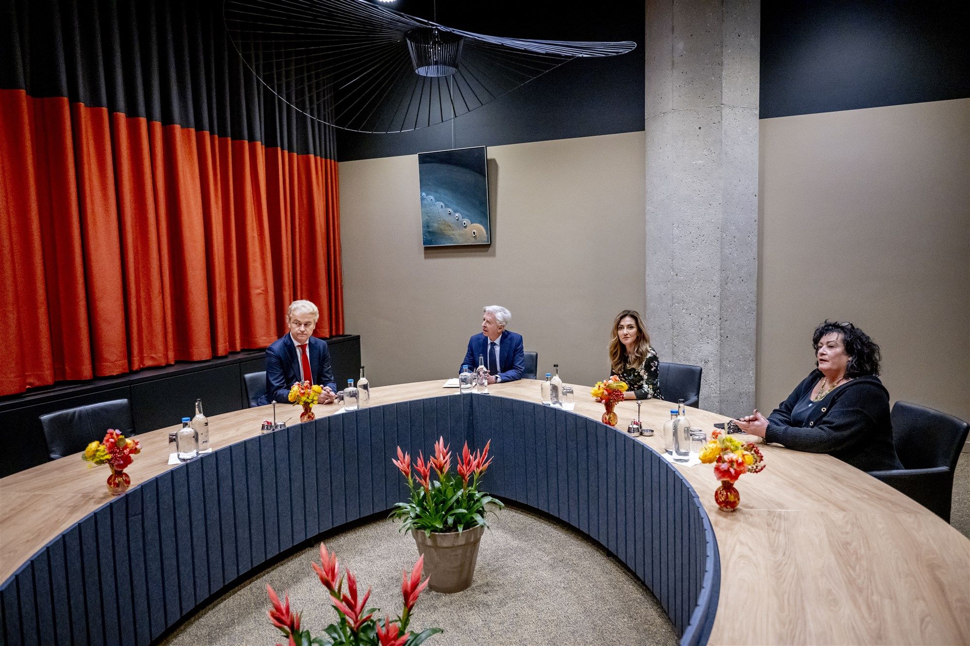 I&O-zetelpeiling: NSC halveert door opstelling in formatie, PVV profiteert