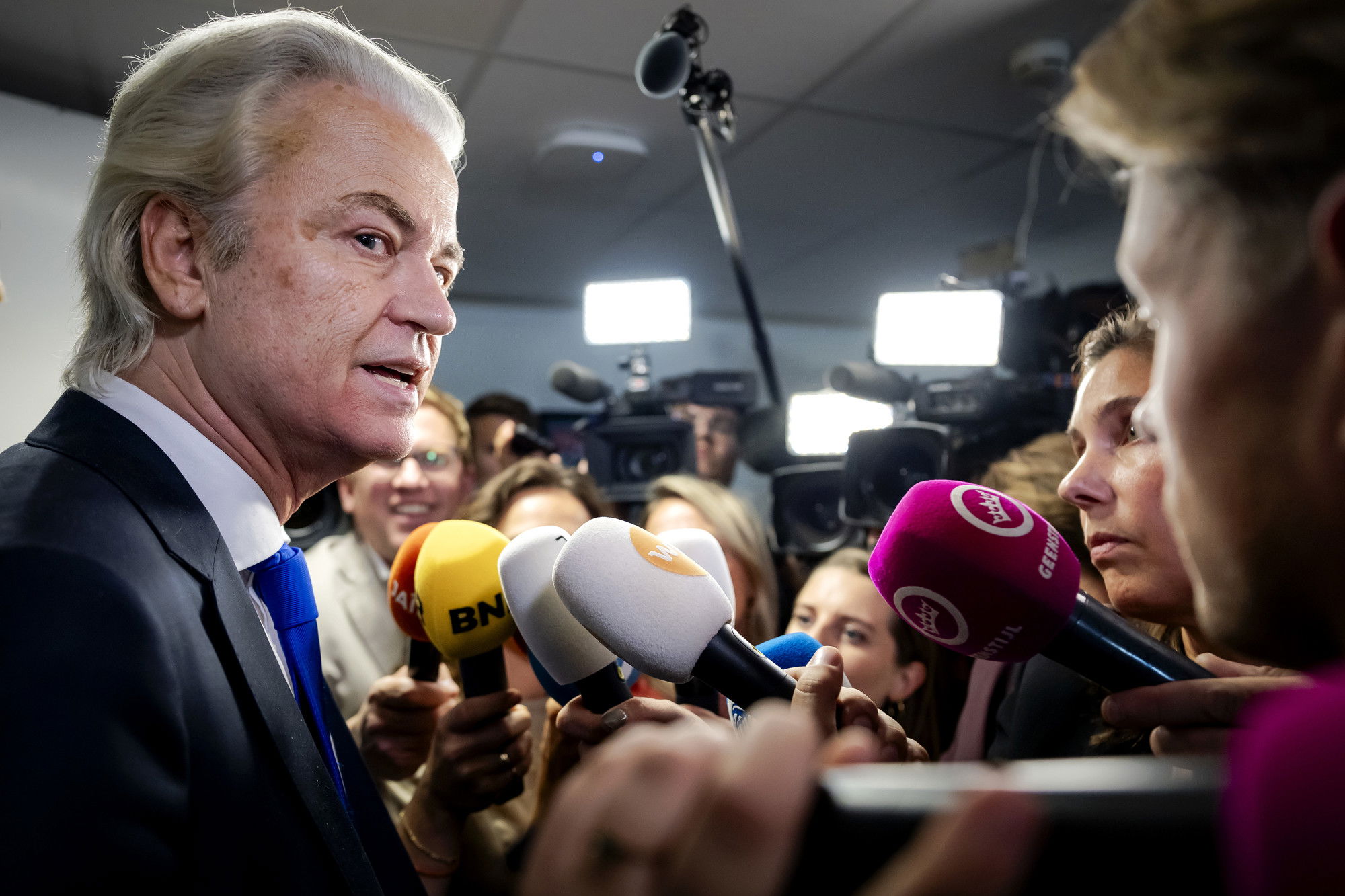 PVV lijdt niet onder kabinetsval; kloof verdiept zich