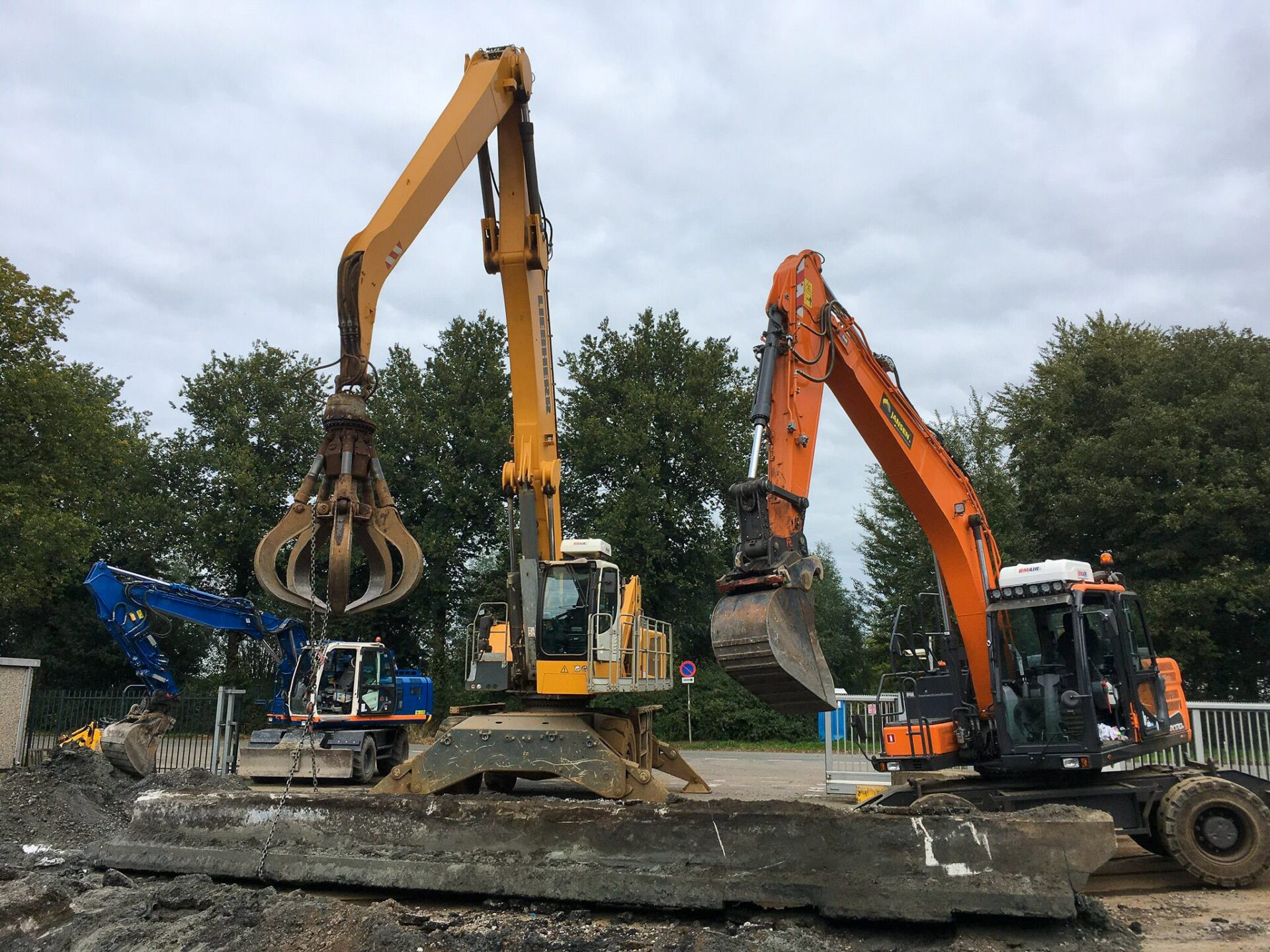 Upgrade for main site road in Dordrecht