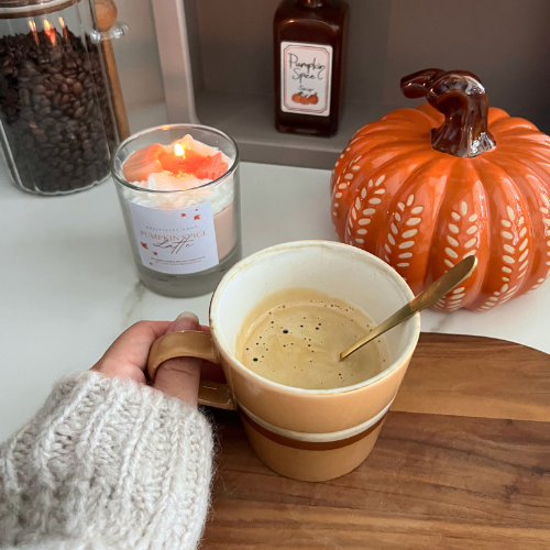 cadeau-klare-geurkaars-van-positivity-shop-breng-de-herfst-in-huis-met-pumpkin-spice-aroma.