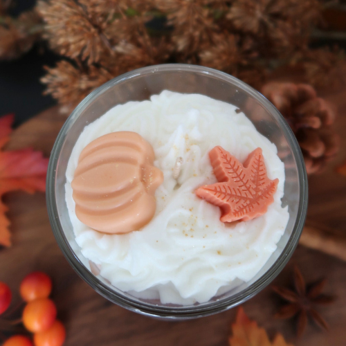 handgemaakte-aroma-sojawas-kaars-in-stijlvol-glas-geinspireerd-op-de-smaak-van-pumpkin-spice-latte.