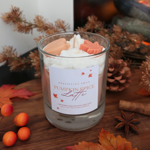 pumpkin-spice-latte-geurkaars-van-sojawas-in-luxe-glas-handgemaakt-voor-een-warme-cozy-herfstsfeer