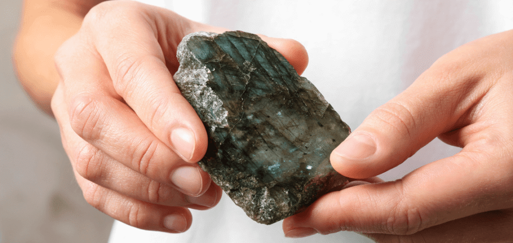 edelstenen voor augustus labradoriet