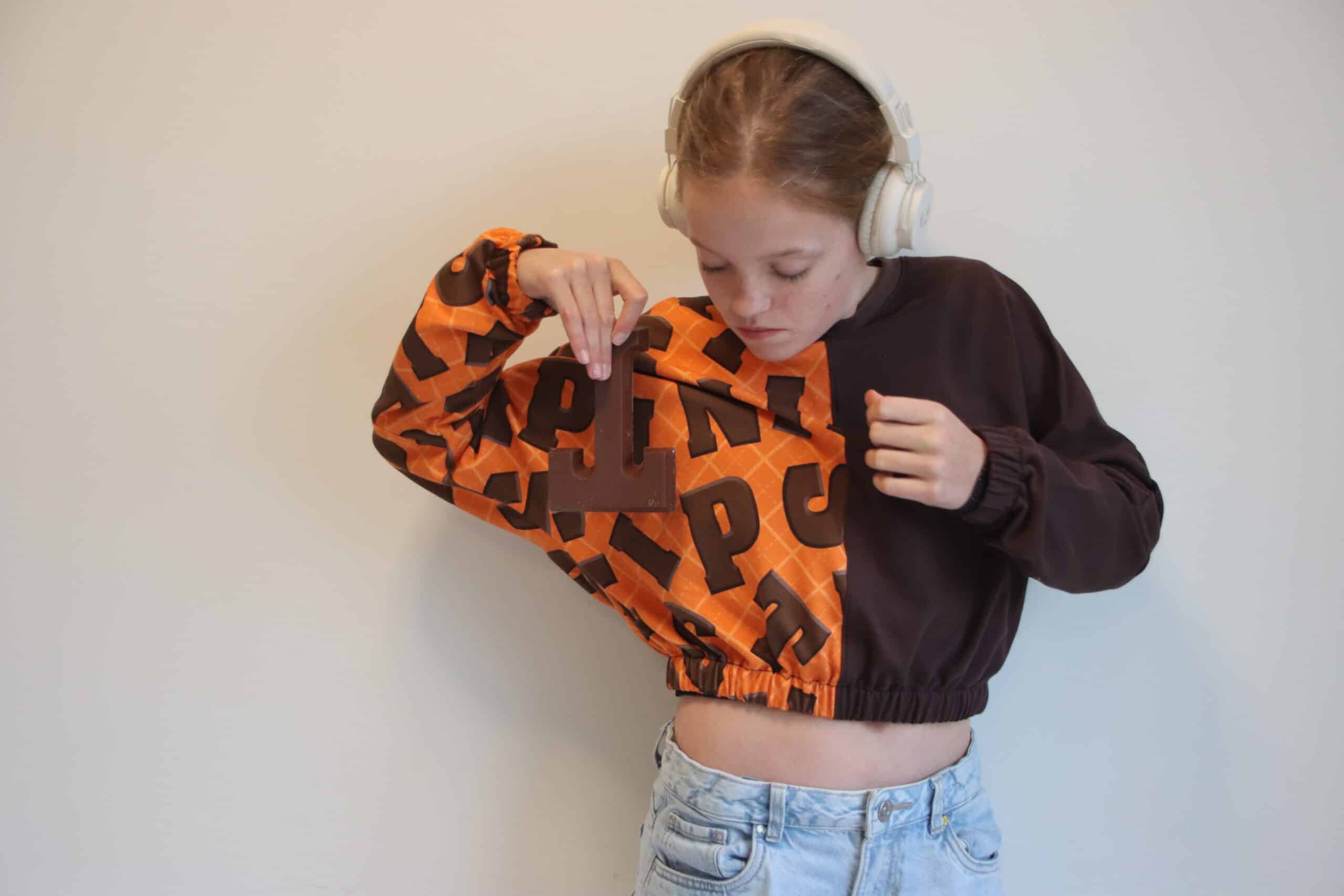 Chocolade letters op oranje - Afbeelding 4